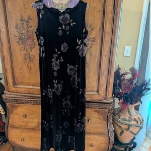 Elegant Black Floral Velvet  Maxi Dress